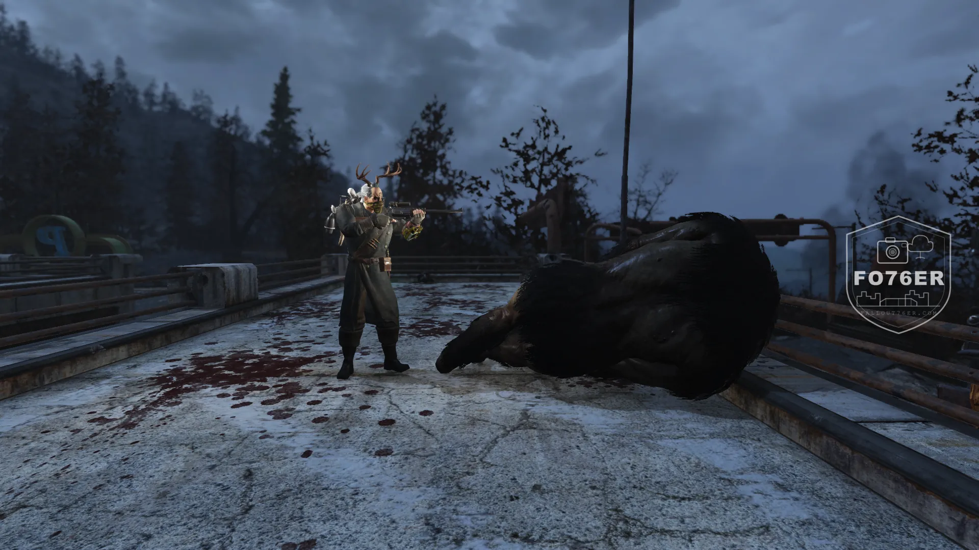 Fallout76er standing over a downed Bigfoot carcass